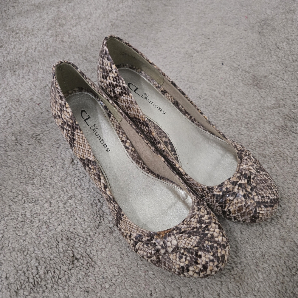 CL by Chinese Laundry Sonnet Vitello Pump. Size 8.5. 3inch Heel. Preowned.